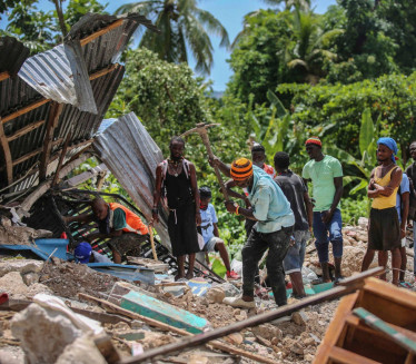 ZEMLJOTRES U HAITIJU: Poginulo 1297. ljudi