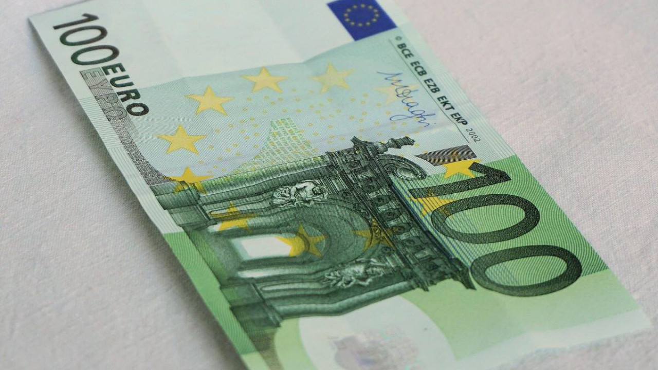 ЕВО КАКО ДО НОВИХ 100 евра: Сви детаљи о државној помоћи