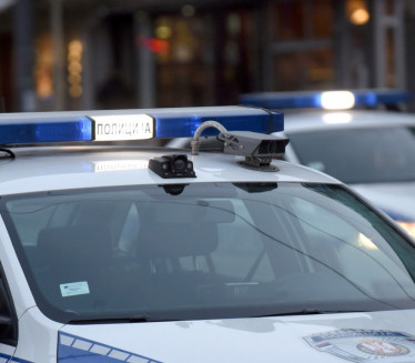 ODVELA JE POLICIJA Žena potpuno gola šetala po Beogradu FOTO