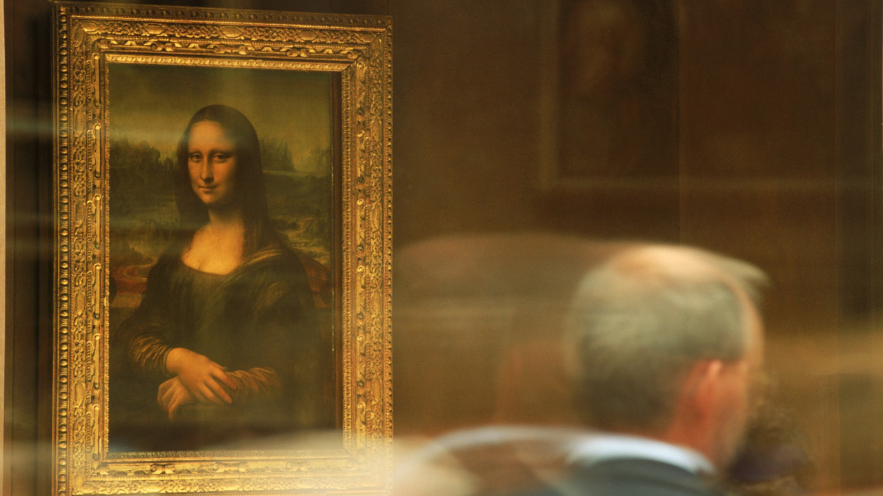 УЖАС У ЛУВРУ: Мушкарац покушао да уништи "Мона Лизу" (ВИДЕО)