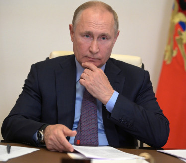 КРЕМЉ: Путин спреман на разговор и са "тотално збуњенима"