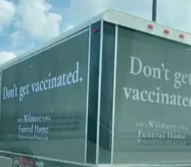 БИЗАРНА ШАЛА ПОГРЕБНОГ ПРЕДУЗЕЋА: "Немојте да се вакцинишете"