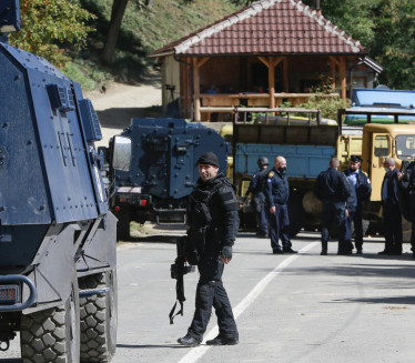 ХАОС НА КиМ: Албанци пуцали на српске младиће и девојке