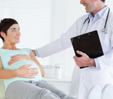 ŽENE PRIPAZITE: Koje namirnice treba izbegavati u trudnoći?