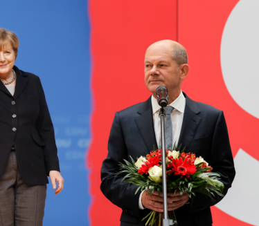 SADA I ZVANIČNO: Merkel čestitala Šolcu na pobedi