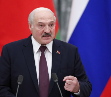 ЦЕПАМ ДРВА! Лукашенко открио тајну дуговечности и здравља