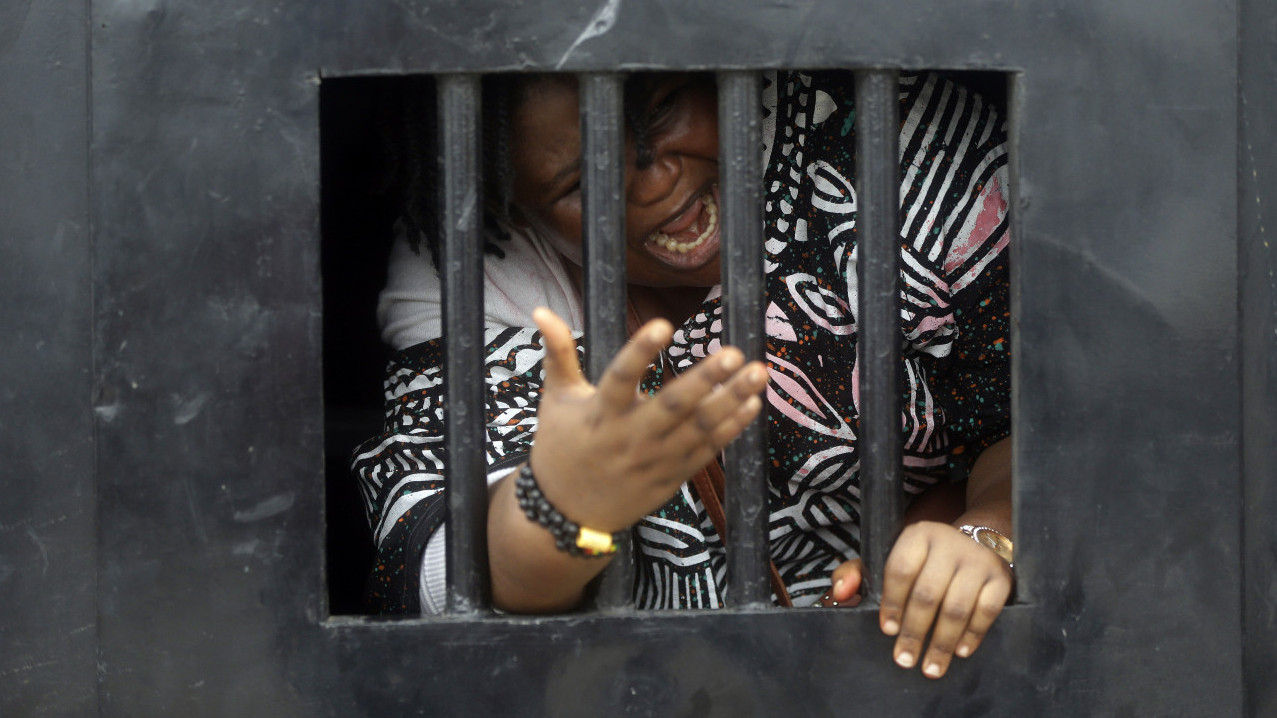 НАПАЛИ ЗАТВОР: Побегло више десетина затвореника у Нигерији