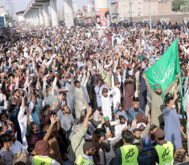 ЛИНЧОВАЛИ ЉУДЕ: Пакистан осудио шесторицу на смрт
