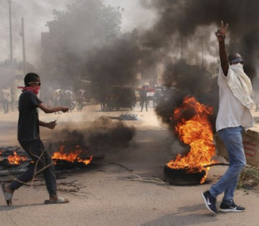 POZIV NA GRAĐANSKI RAT: Masovne demonstracije širom Kartuma