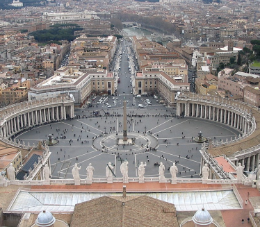ИЗА КУЛИСА: Ватикан отказао пренос састанка папе и Бајдена