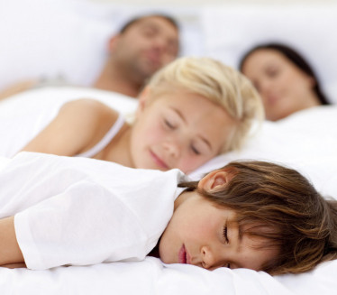 ВИРАЛНА ТАБЛИЦА: Када деца треба да иду на спавање