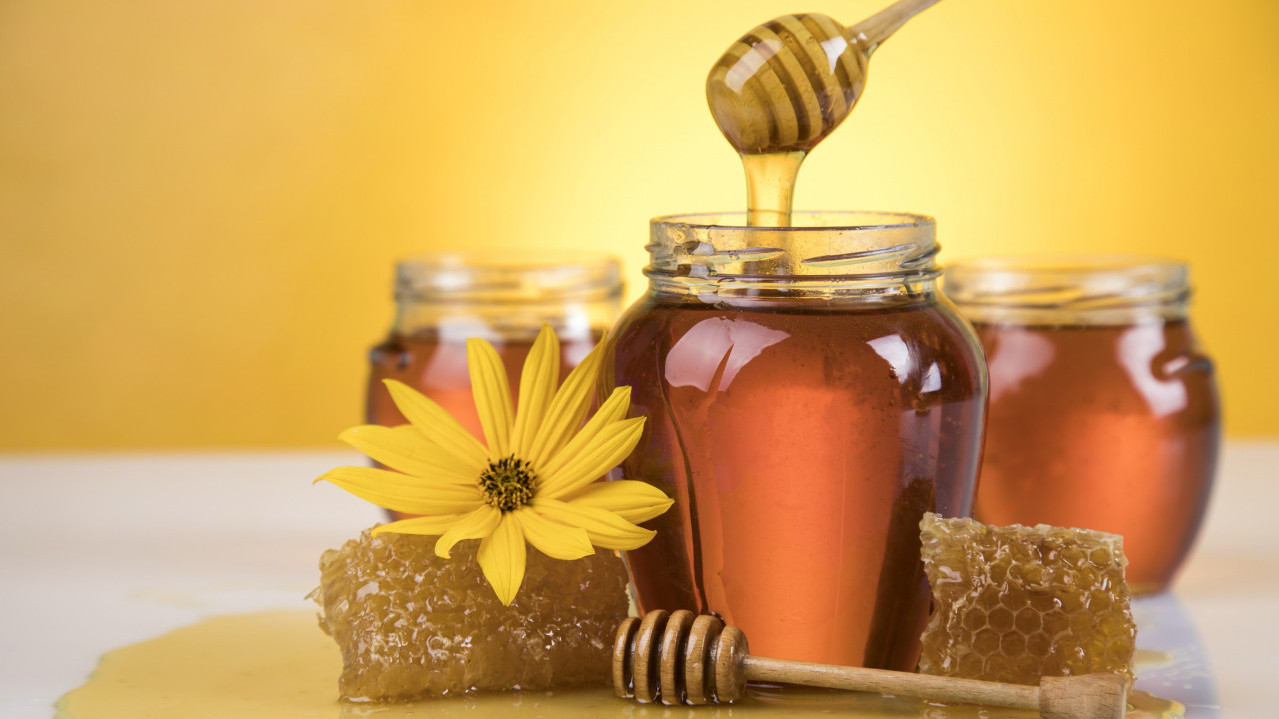 ISTINA ILI ZABLUDA: Treba li med jesti samo drvenom kašikom?