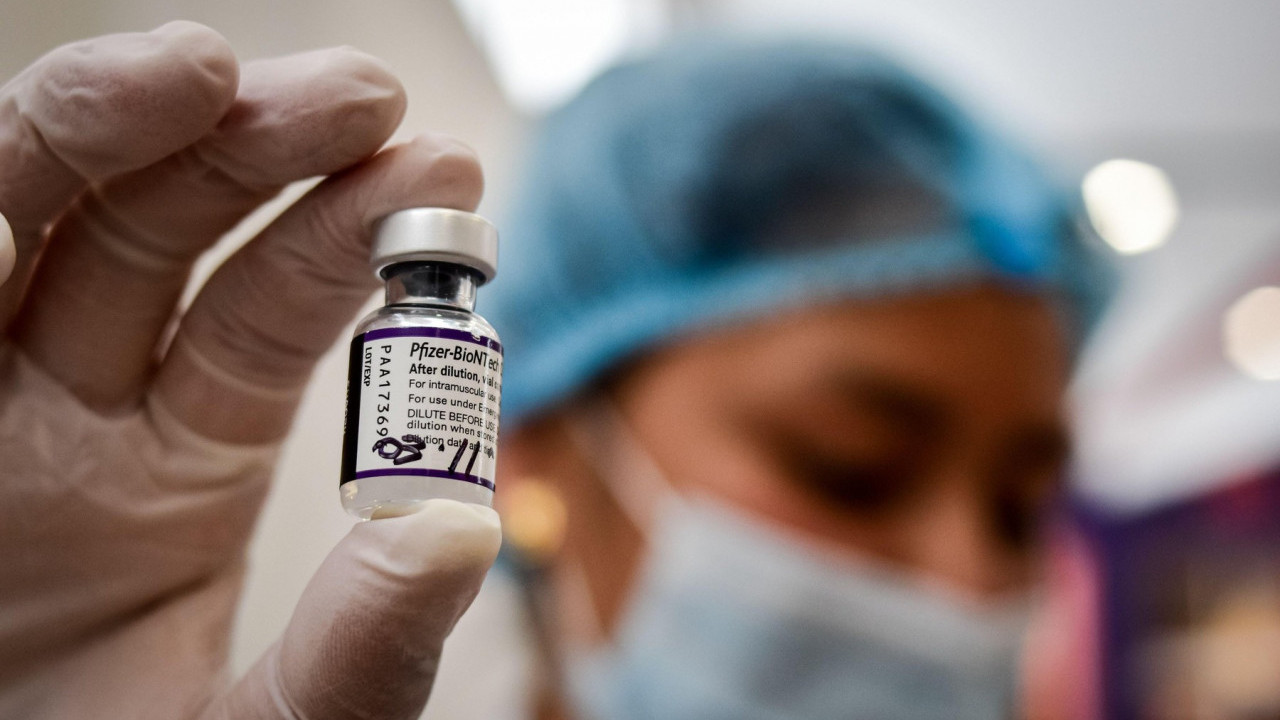 FAJZER EFEKTIVAN: Dve vakcine smanjuju rizik od Omikrona
