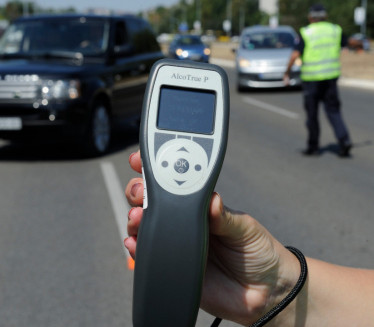 ВОЗИО СА 3,83 ПРОМИЛА: Ужичка полиција привела возача реноа