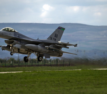 PAO AMERIČKI BORBENI AVION: Srušio se lovac F-16 vojske SAD