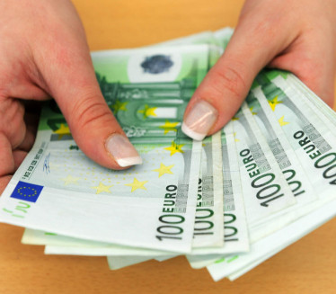 NARODNA BANKA OBJAVILA: Ovo je srednji kurs evra za danas