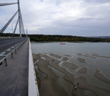 ЈЕЗИВО: Жена скочила са Моста слободе, на месту остала мртва