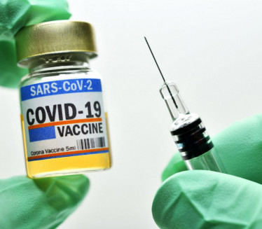 Tri doze francuske vakcine efikasne protiv omikrona