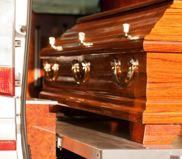 БИЗАРНА НЕСРЕЋА: Камион покосио погребну поворку, 17 мртвих