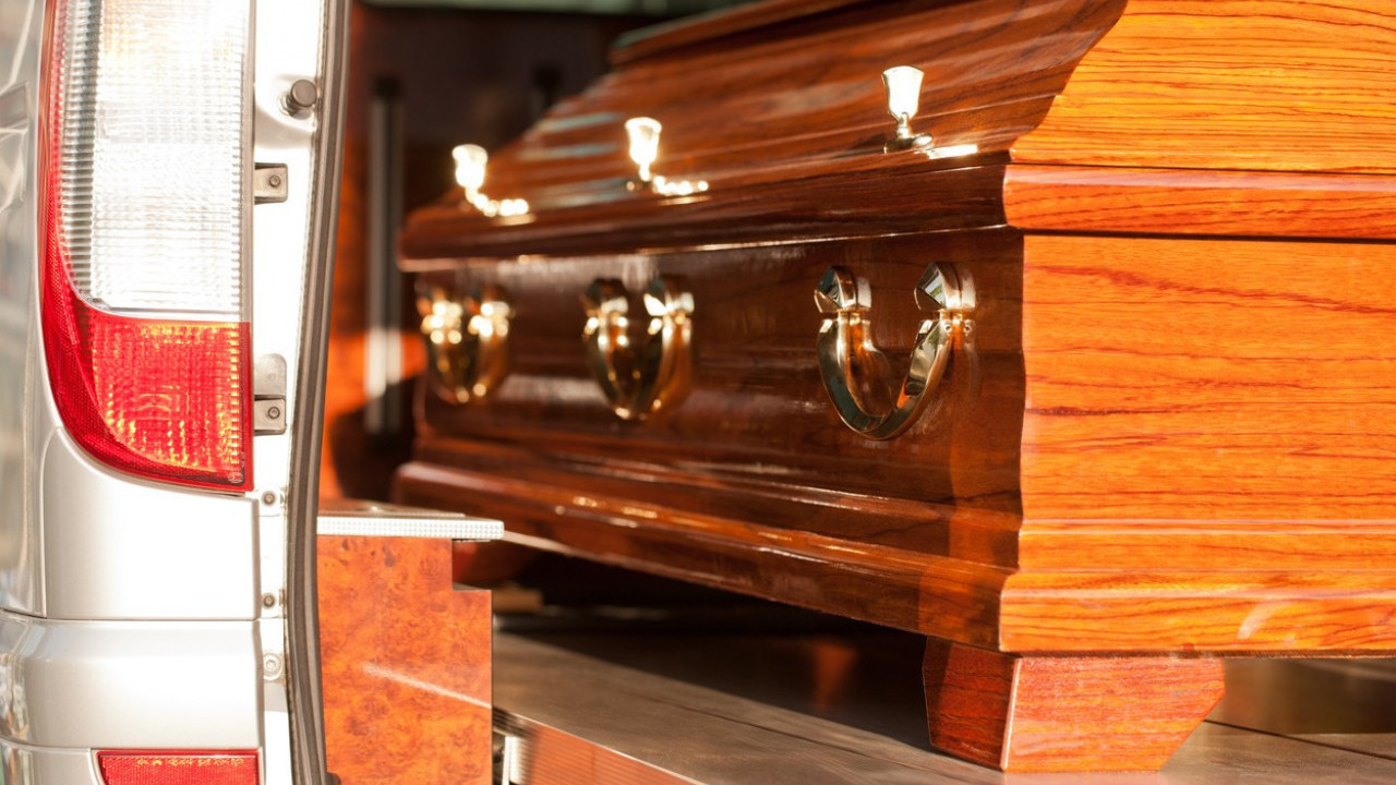 Grobar pred sahranu primetio da je "pokojnica" (90) još živa
