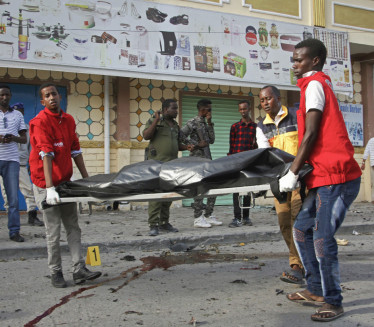 TERORISTA SAMOUBICA: Ubijen poznati novinar
