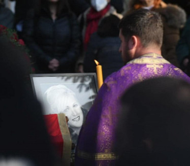 IPAK SE POJAVILA: Sestra Merime NJegomir došla na sahranu