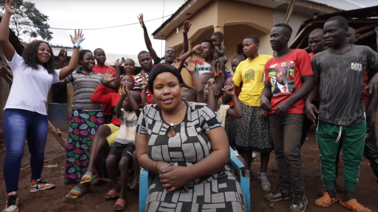 AFRIKANKA HEROJ: Samohrana majka ima 40 godina i 44 dece