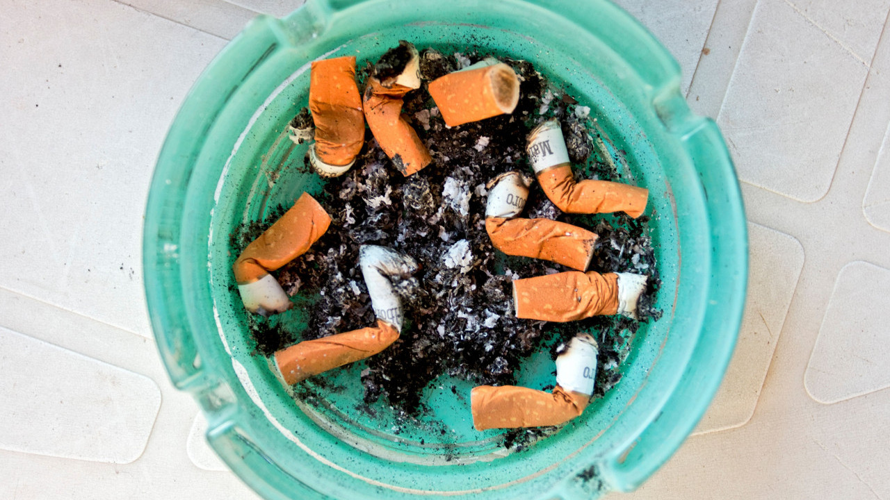 TRIKOVI DOMAĆICA: Kako se rešiti smrada cigareta u domu
