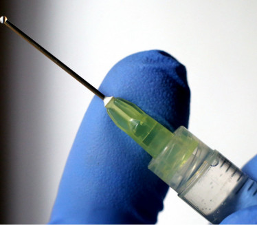 Бионтех ради на потенцијалној вакцини против соја омикрон
