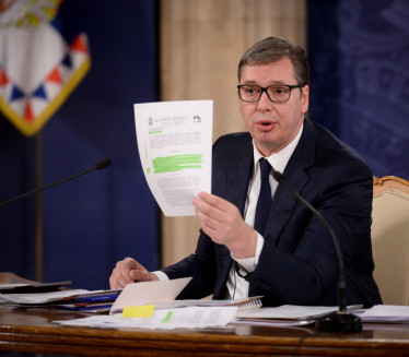Vučić javno pokazao dokumenta o Rio Tintu
