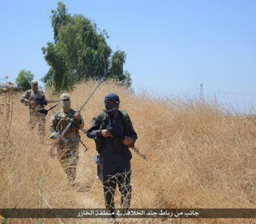 UHVATILI TERORISTU: Na KiM se krio snajperista ISIS-a