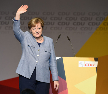 VRAĆA SE IZ PENZIJE: Merkelova dobila ponudu za novi posao