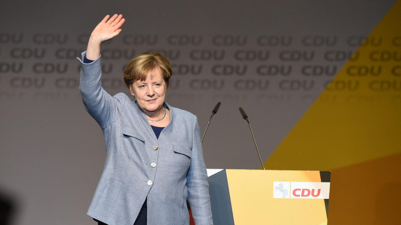 VRAĆA SE IZ PENZIJE: Merkelova dobila ponudu za novi posao