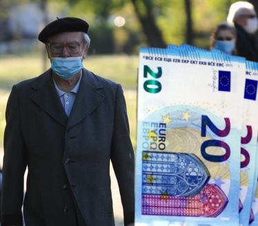 ИСПЛАТА 20 ЕВРА: Пензионери очекујте данас новац
