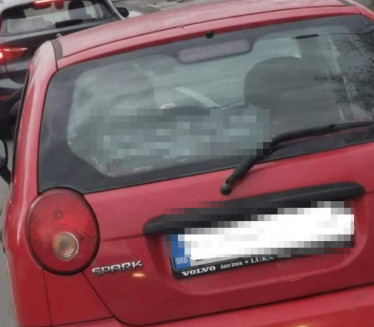 Beograđanka neobičnom porukom na automobilu oduševila mreže