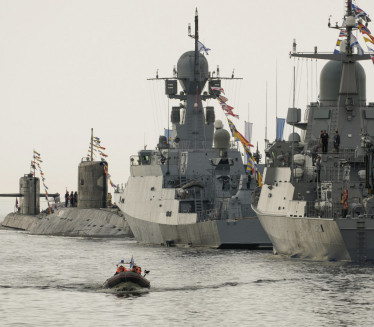 ZAVRŠENA VOJNA VEŽBA: Ruske i kineske flote u Arapskom moru