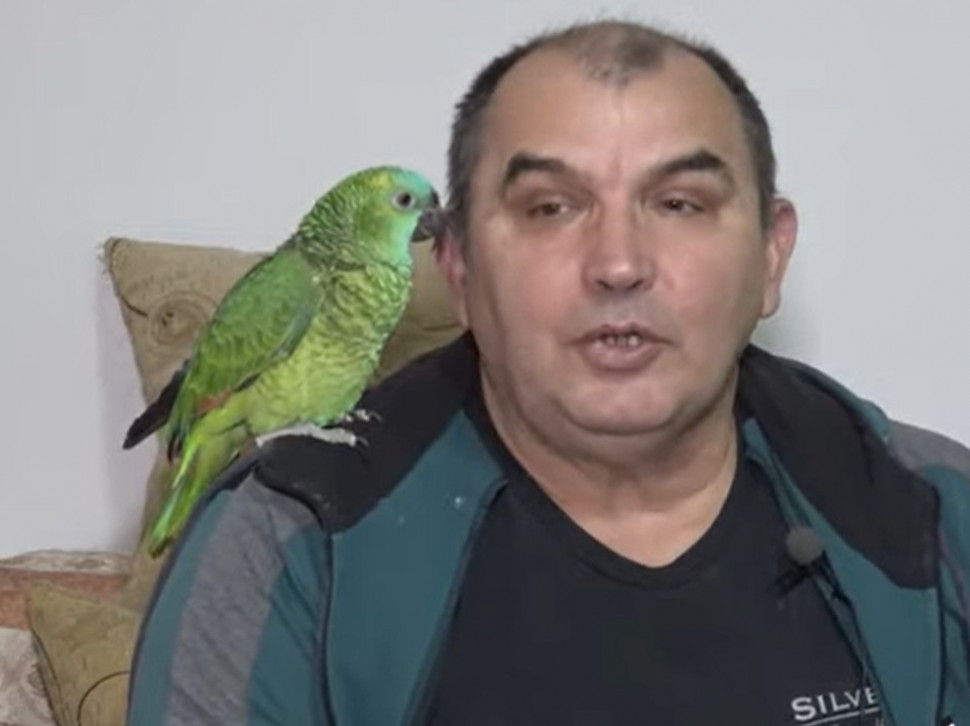 NEVEROVATNO: Dragoslav ima papagaje koji laju i mjauču