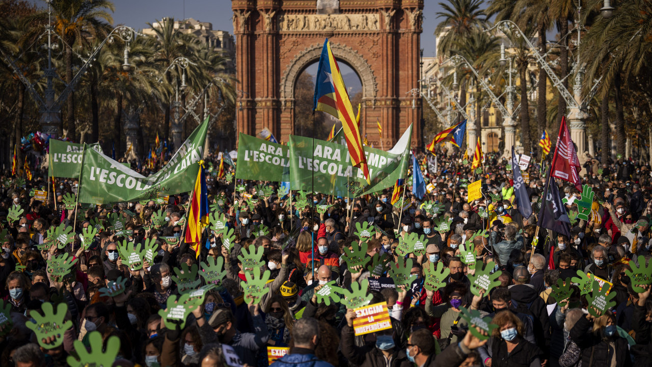 "NO PASARAN": Katalonci protestuju zbog španskog u školama
