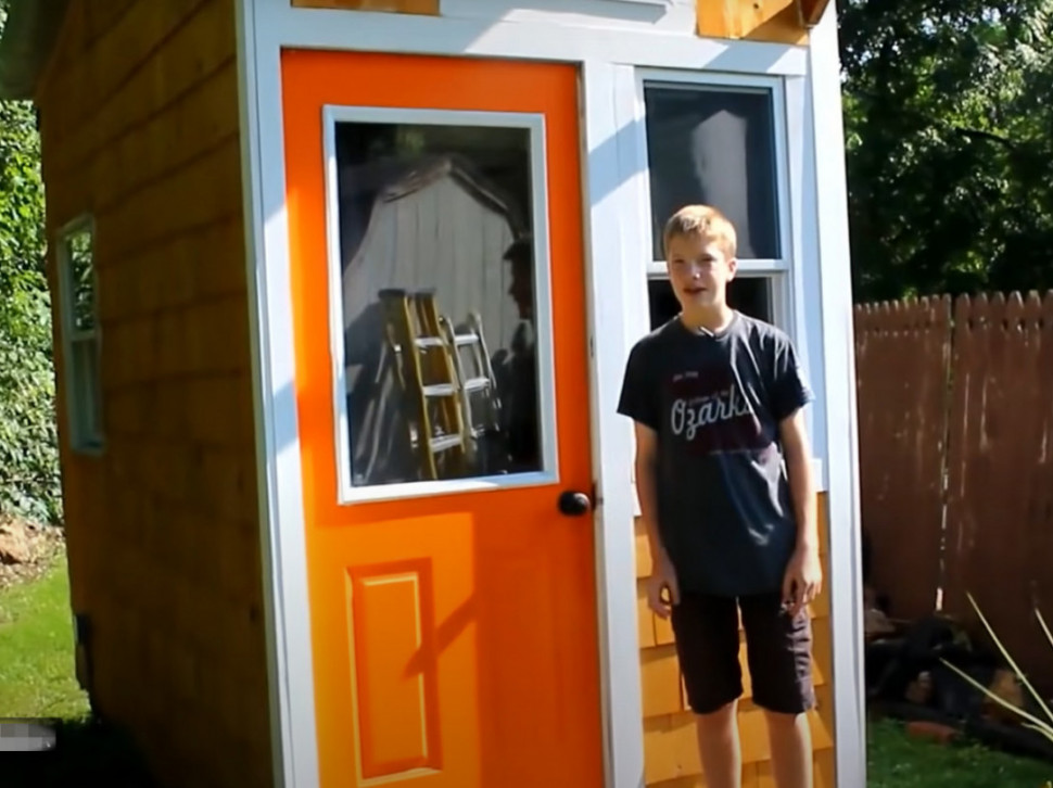 Dečak (13) sam sagradio kućicu - enterijer će vas oduševiti