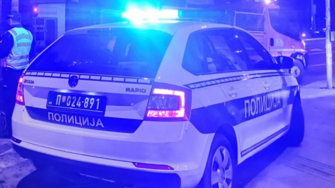 POVREĐENO DETE: Automobil udario u kombi kod Kuršumlije
