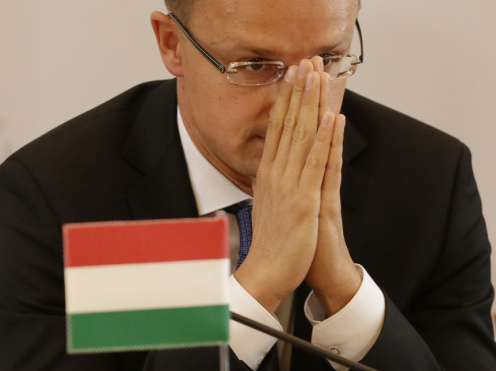 Сијарто: Мађарска неће подржати санкције Додику