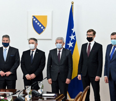 Satler nezadovoljan tenzijom u BiH, sprema se reakcija EU