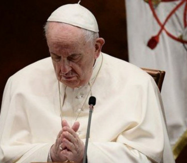 VELIKI GAF NA TV-U: Voditeljka greškom rekla da je papa umro