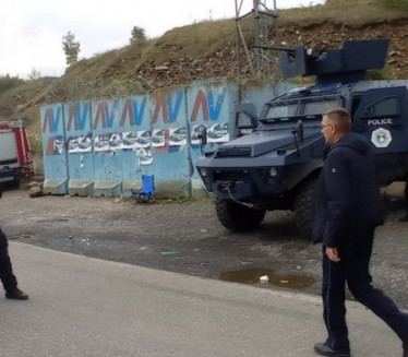 JARINJE: Tzv. kosovksa policija grupiše snage na prelazu
