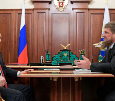 HEROINA: Putin odlikovao ženu Ramzana Kadirova