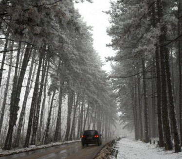 AMSS UPOZORAVA: Otežani uslovi vožnje u planinskim predelima
