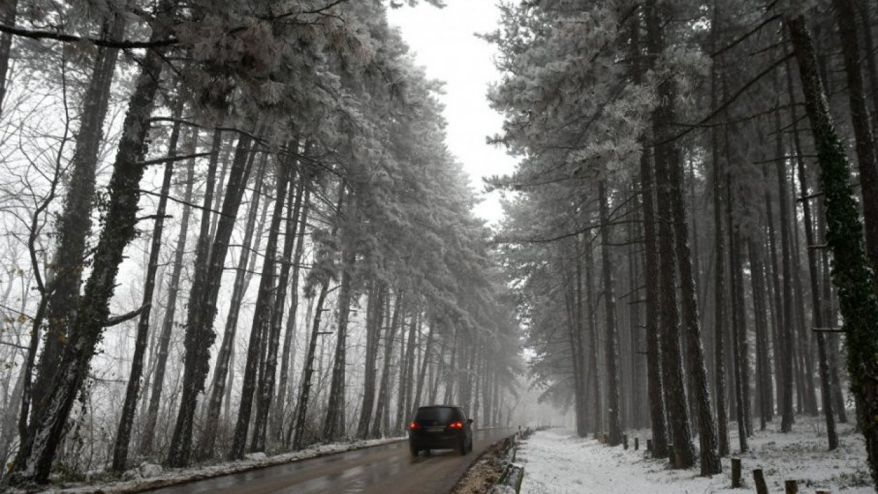 АМСС УПОЗОРАВА: Отежани услови вожње у планинским пределима
