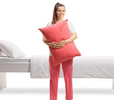 SAVETI ISKUSNIH DOMAĆICA: Koliko često treba prati jastuke?