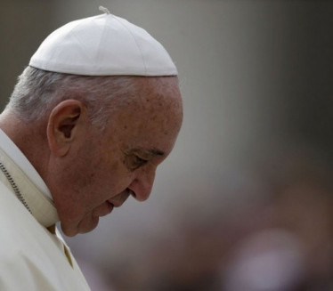 INCIDENT U VAKTIKANU: Muškarac verbalno napao papu Franju