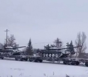 ЕКСПЕРТИ НЕРВОЗНИ: Руске јединице близу Украјинске границе!